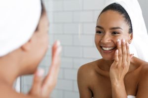 Melhor protetor solar para manchas no rosto: os 10 melhores para melasma em 2025