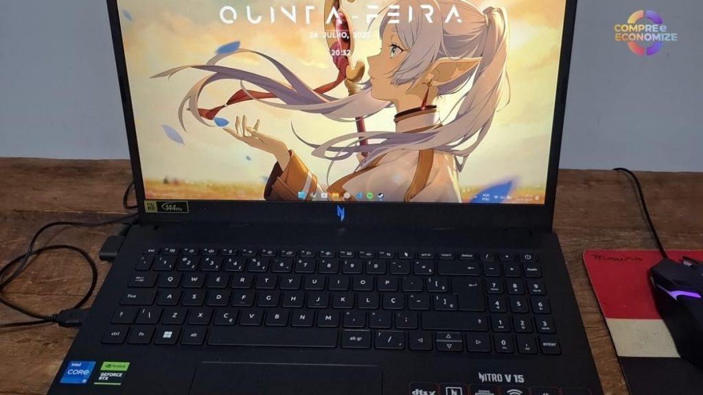 A fonte de 135 Watts do Acer Nitro V15 é bivolt automático, funcionando tanto em 110V quanto em 220V?