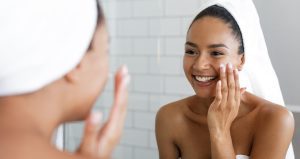 Melhor protetor solar para manchas no rosto: os 10 melhores para melasma em 2025