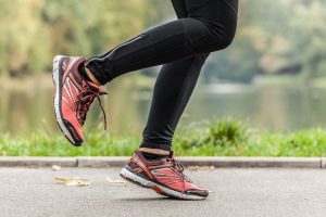 Melhor tênis para caminhada feminino: os 8 melhores em 2025